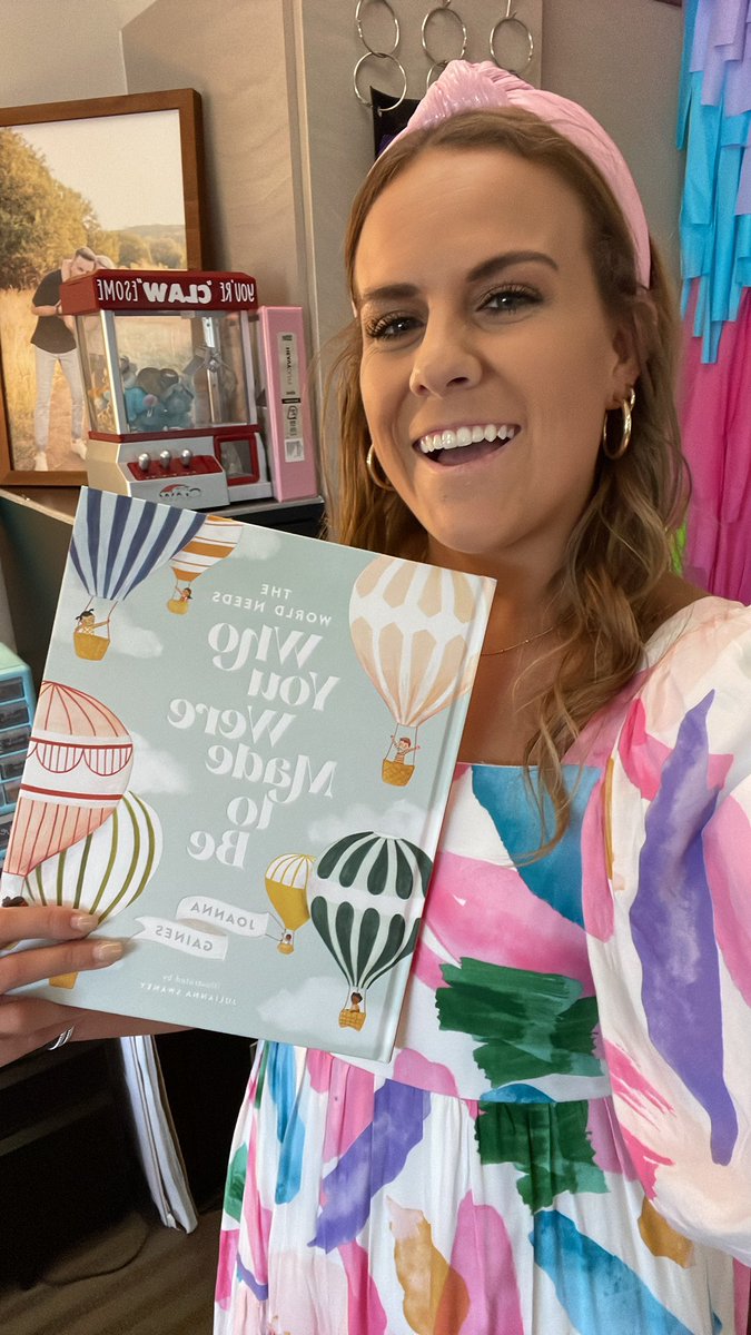 M R S . C O X tweet media