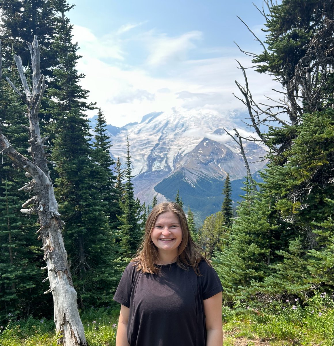 ecostoich's tweet image. Where are they Wednesday!

This week we're coming to you from Portland, OR, for #ESA2023 ! STOICH members Elise (UWYO), Carly (UNL), and Molly (MC) have all been spotted at the conference. Elise went into the field and had a spectacular view of Mt. Rainier.
#STOICH #stoichiometry