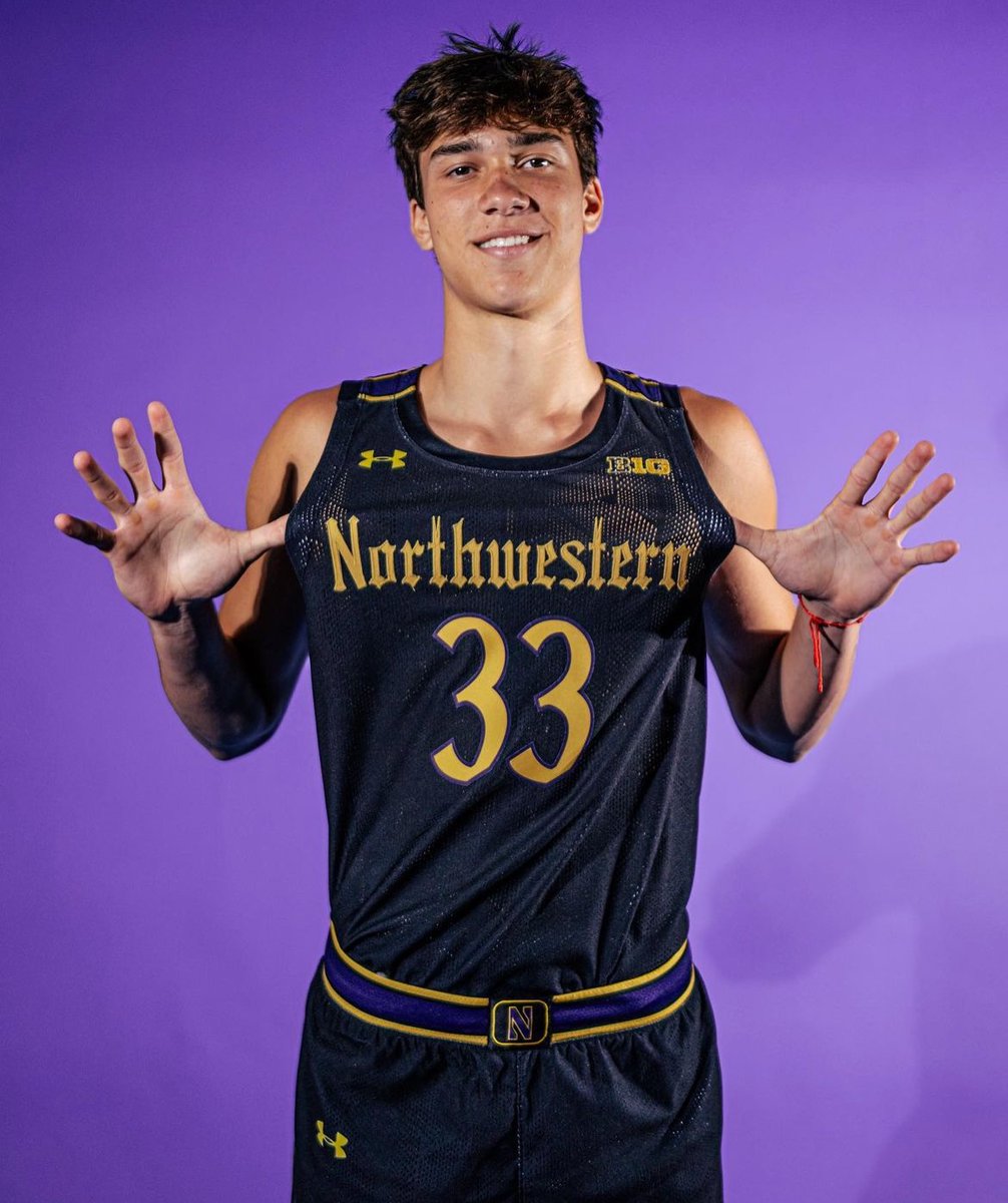 Angelo Ciaravino, the 86th overall prospect in 2024, has committed to Northwestern. He said, 'It felt like home! Everything about it was perfect the moment I hit campus!' 📝 madehoops.com/made-society/a…