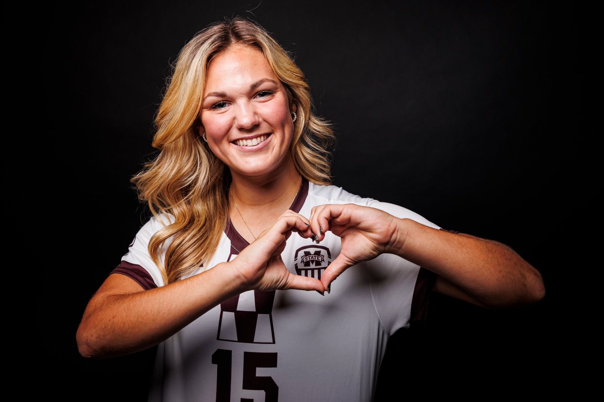 HailStateSOC's tweet photo. 𝑳𝒆𝒕'𝒔 𝑴𝒆𝒆𝒕 𝑻𝒉𝒆 𝑻𝒆𝒂𝒎‼️

15 | McKinnan Braswell
⚽️ Freshman
⚽️ North Richland Hills, Texas
⚽️ Studying Kinesiology: Performance Fitness

#HailState🐶 | @MckinnanB https://t.co/8MbW7vRh7H