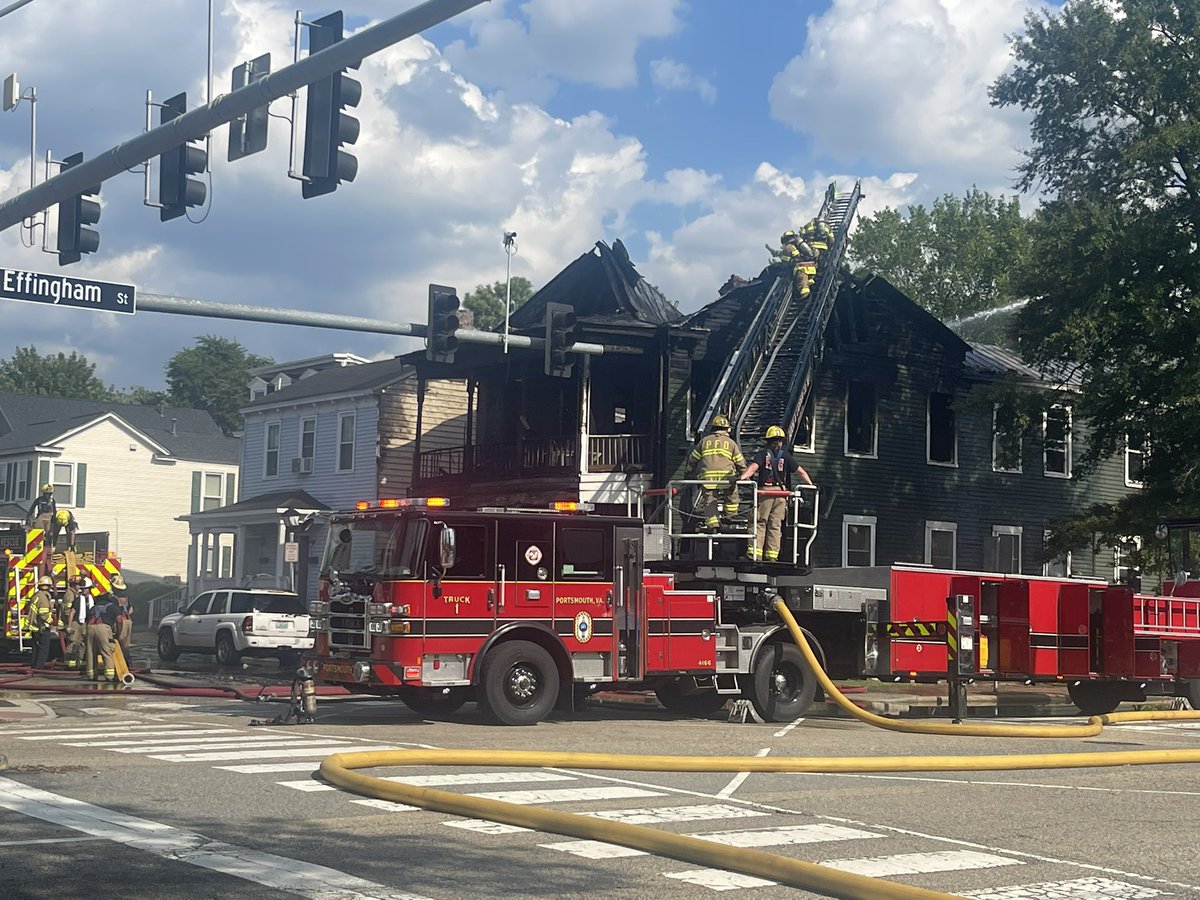 BMcIntoshNews's tweet photo. Six people displaced after a fire off Effingham Street in Portsmouth. Find out more at @13NewsNow https://t.co/TBESIIAxvl