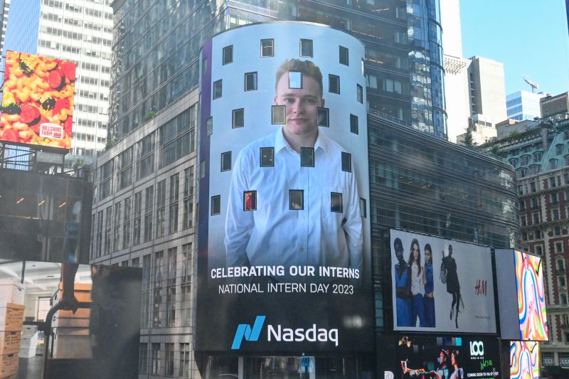 Last week, our student Christian Wooldridge was featured in Times Square for his excellent work during his internship at @Nasdaq 😍 Learn more about the program Christian is a part of 👉 lnkd.in/gmUhPpT7
