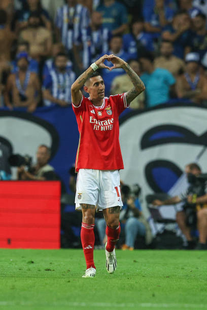 Di María: "Era um título que me faltava no Benfica."

"Nunca tive nenhuma dúvida de voltar ao Benfica. Sempre tive na cabeça quando saí. Esperei pelo momento indicado."