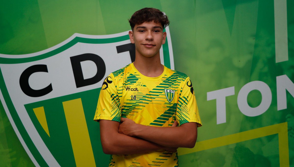 CDTondela1933's tweet photo. ✍🏻 𝓒𝓸𝓷𝓽𝓻𝓪𝓽𝓪𝓬̧𝓪̃𝓸

Filipe Almeida reforça os Sub.15 😍

ℹ️ https://t.co/3kSSnW0DuX

#mágicotondela #formaçãoauriverde #Sub15 https://t.co/L1djWlxkJZ