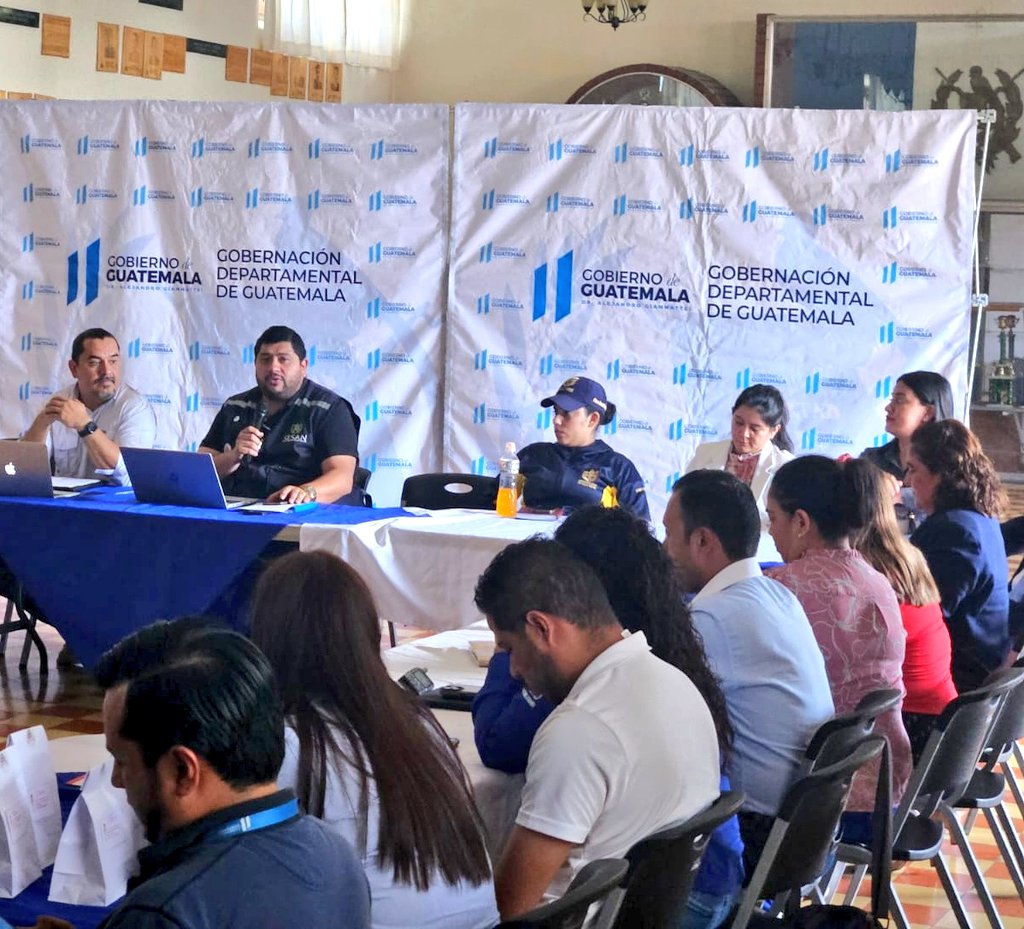SESAN_Guatemala's tweet photo. Delegado Deptal. de la #SESAN realizó el seguimiento y retroalimentación a los participantes de la #CODESAN respecto a la implementación de la herramienta de Categorización, monitoreo de la #GSAN y la implementación del monitoreo comunitario de la Estrategia Nacional de #CCSyC https://t.co/ETDdIpt6Mf