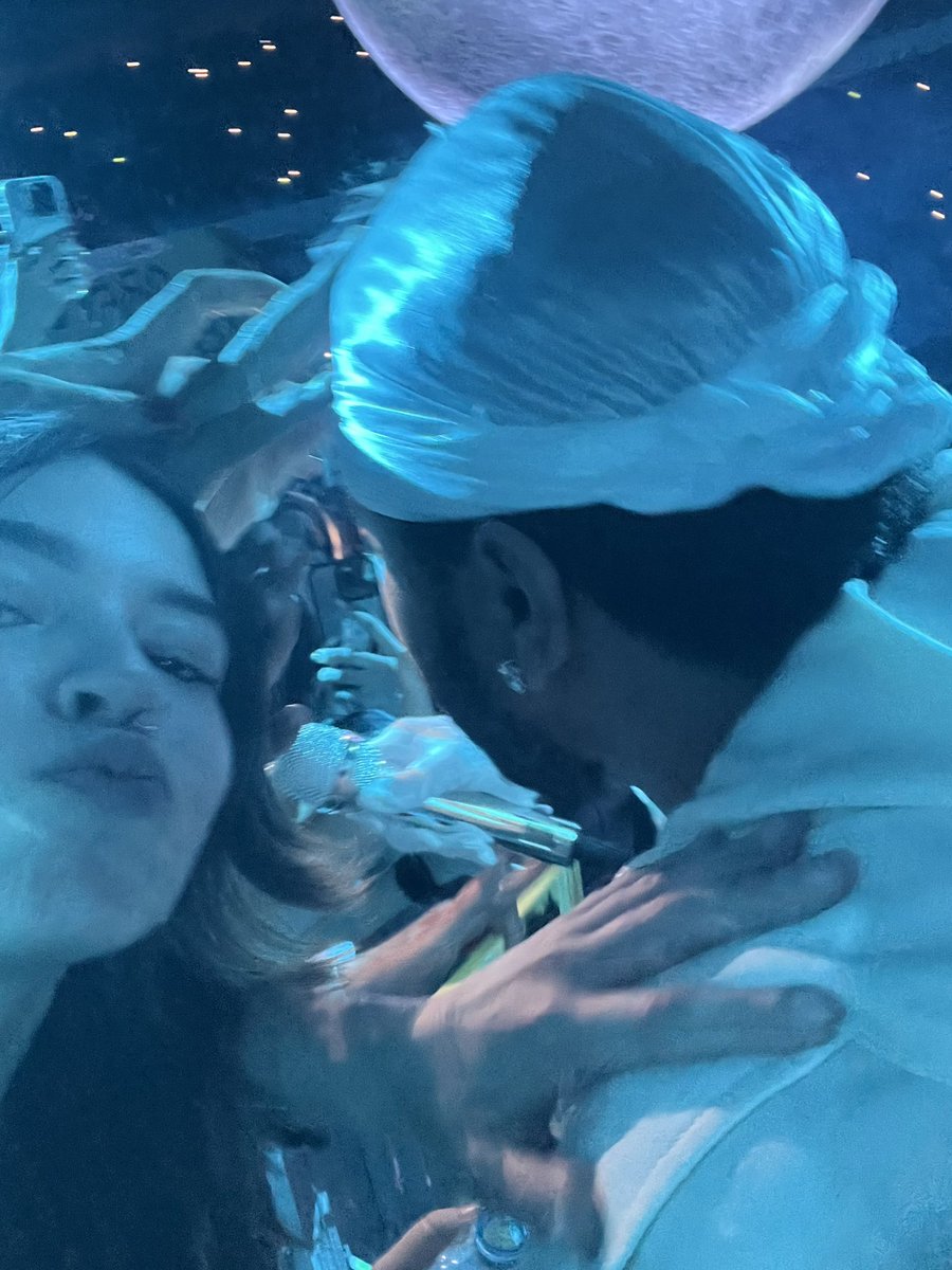 ppuppet_'s tweet image. me and Abel #AfterHoursTilDawn