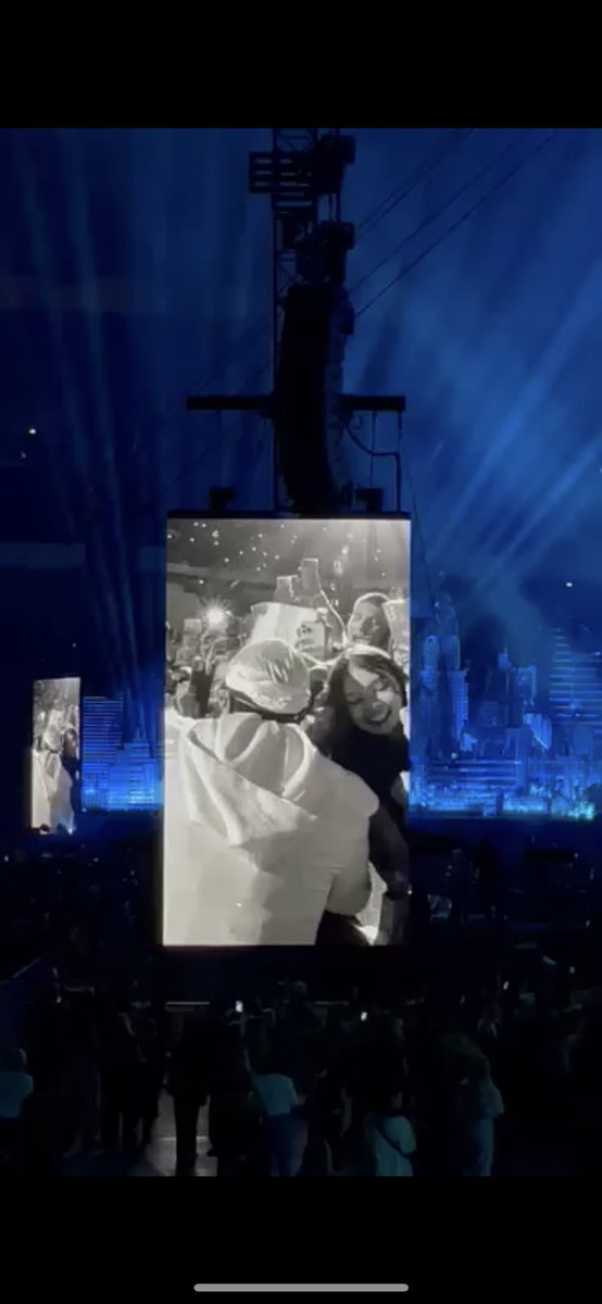 ppuppet_'s tweet image. me and Abel #AfterHoursTilDawn