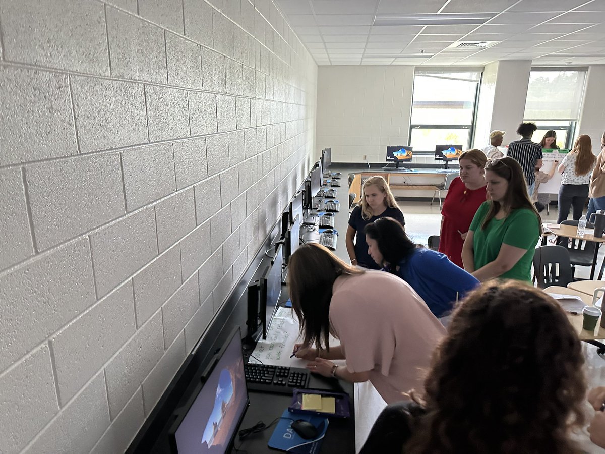morgankhuey's tweet image. We had a great time welcoming our brand new school counselors to the profession at Day One of BTI. The conversations we had were so enriching and authentic. Our students are so lucky! @LCPS_Counseling @JenEvansLCPS @MrsCharlish @JulieBaye2