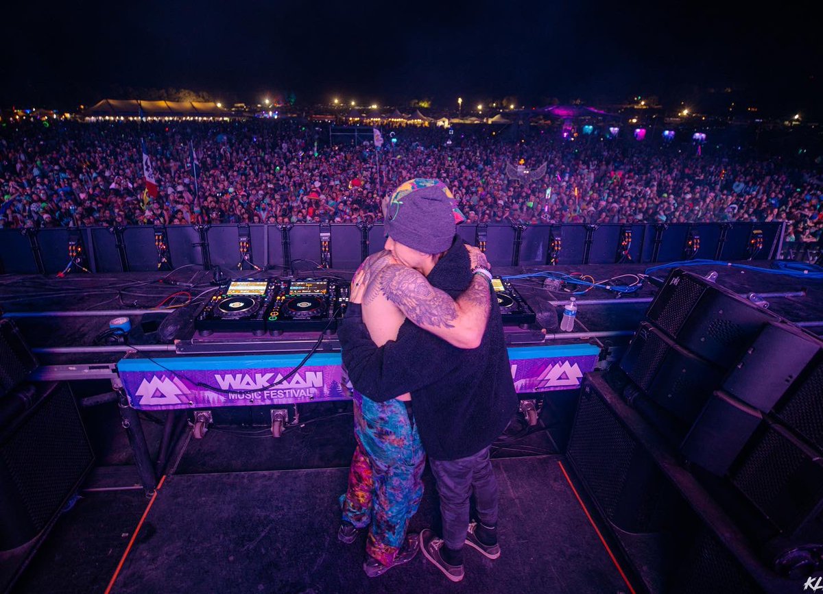 Inzo_Music's tweet photo. Me &amp; my alien brother @lsdream are going b2b at Wakaan this year. Bwaahh.. can’t wait to be on the mountain with you guys. This is going to be pretty special 💫💜

Also, catch you guys at the pre-party 
👉🏼😎👉🏼 https://t.co/U3rvN9zTbN