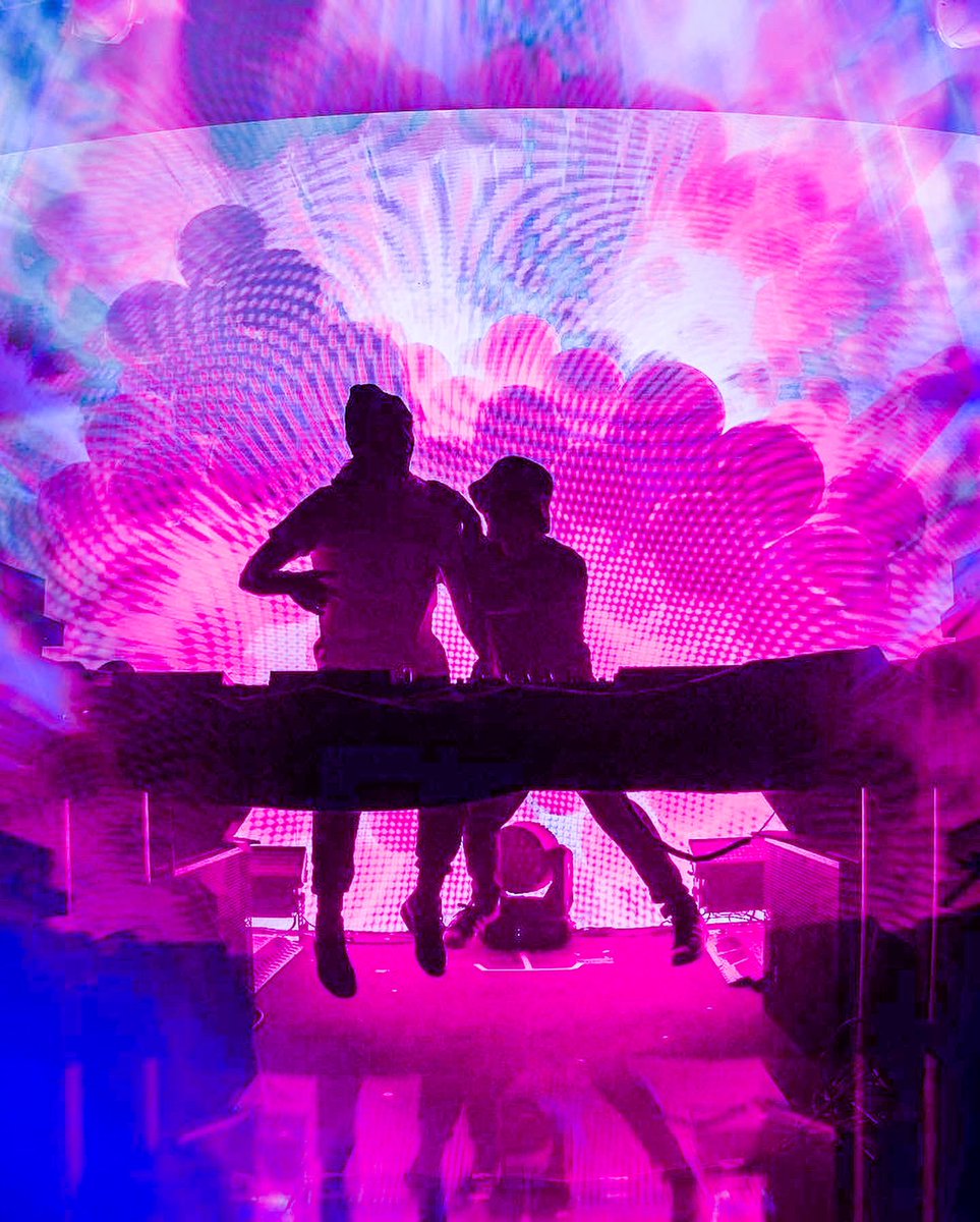 Inzo_Music's tweet photo. Me &amp; my alien brother @lsdream are going b2b at Wakaan this year. Bwaahh.. can’t wait to be on the mountain with you guys. This is going to be pretty special 💫💜

Also, catch you guys at the pre-party 
👉🏼😎👉🏼 https://t.co/U3rvN9zTbN