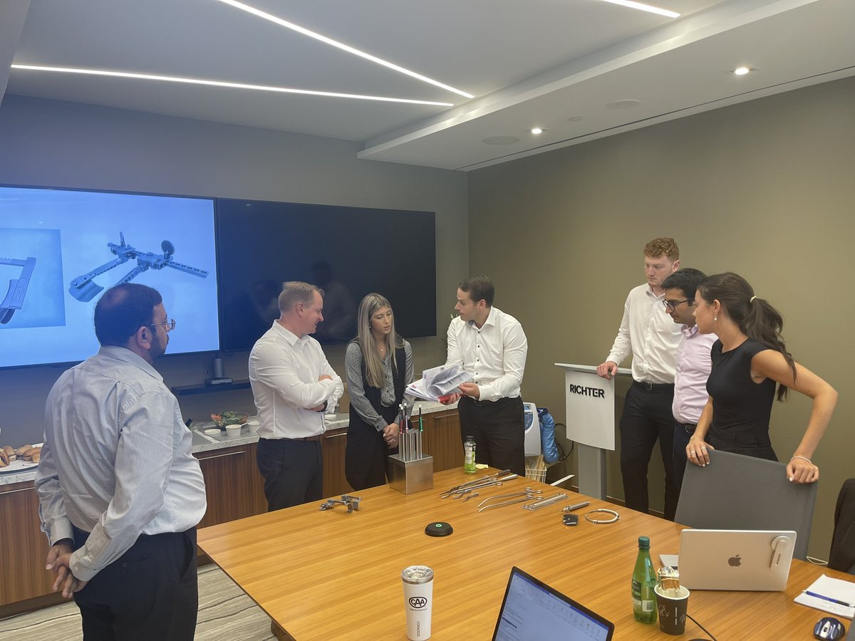 Our Sales team came together to celebrate our accomplishments from the first half of the year and discuss how we can continue to provide value to our customers in 2023.

#salesmeeting #canada #meddevice #simulation #coaching #reflection #teambuilding #growth