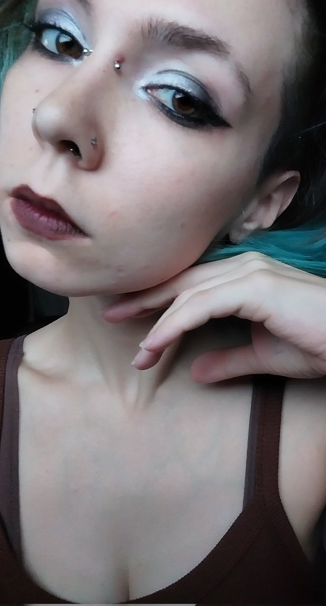 scorpiofxcker's tweet photo. which lucky finsub will take the honor of reimbursing My mineral purchases tonight? https://t.co/G6sMAAYZIt