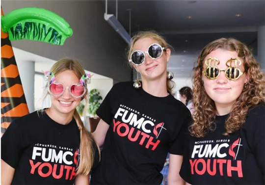 greatplainsumc's tweet photo. The #GPUMC disaster response fund has helped hundreds of homeowners since Rev. Hollie Tapley has been its leader–now the fund needs help. Also in this week's GPconnect: learn about Youth 23, whose 3,000 attendees included about 200 from the Great Plains.
https://t.co/mpIx44Iu0P https://t.co/Af6WJpP1SQ