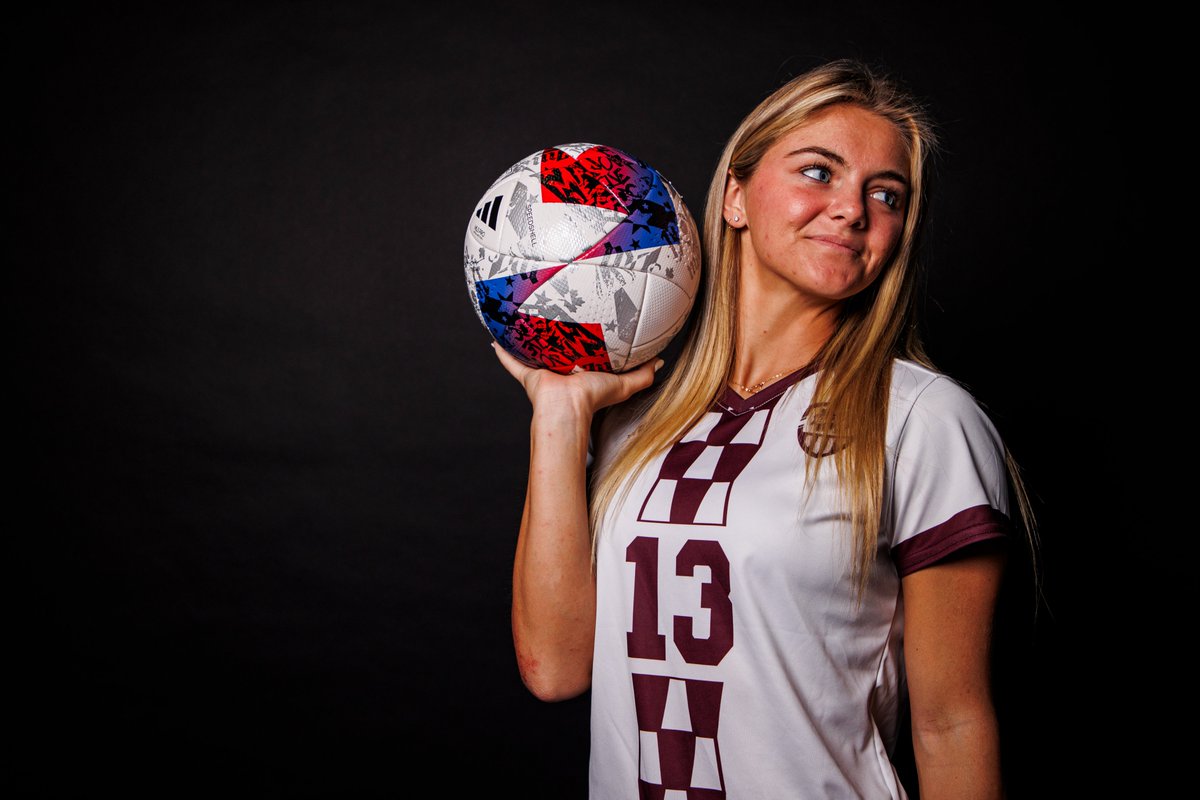 HailStateSOC's tweet photo. 𝑳𝒆𝒕'𝒔 𝑴𝒆𝒆𝒕 𝑻𝒉𝒆 𝑻𝒆𝒂𝒎‼️

13 | Morgan English
⚽️ Freshman
⚽️ Jackson, Tenn.
⚽️ Studying Kinesiology: Performance Fitness

#HailState🐶 | @morgan7english https://t.co/MgTYsOheru