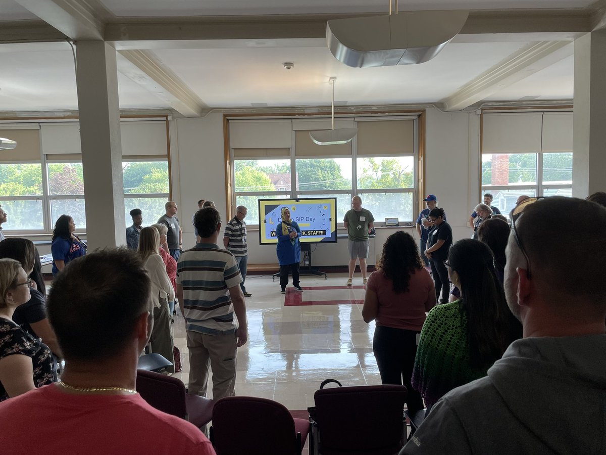 marypmangione's tweet photo. Great day making new connections! Welcome back teachers! @DreamAcademyHi1 https://t.co/DoPbitK6FB