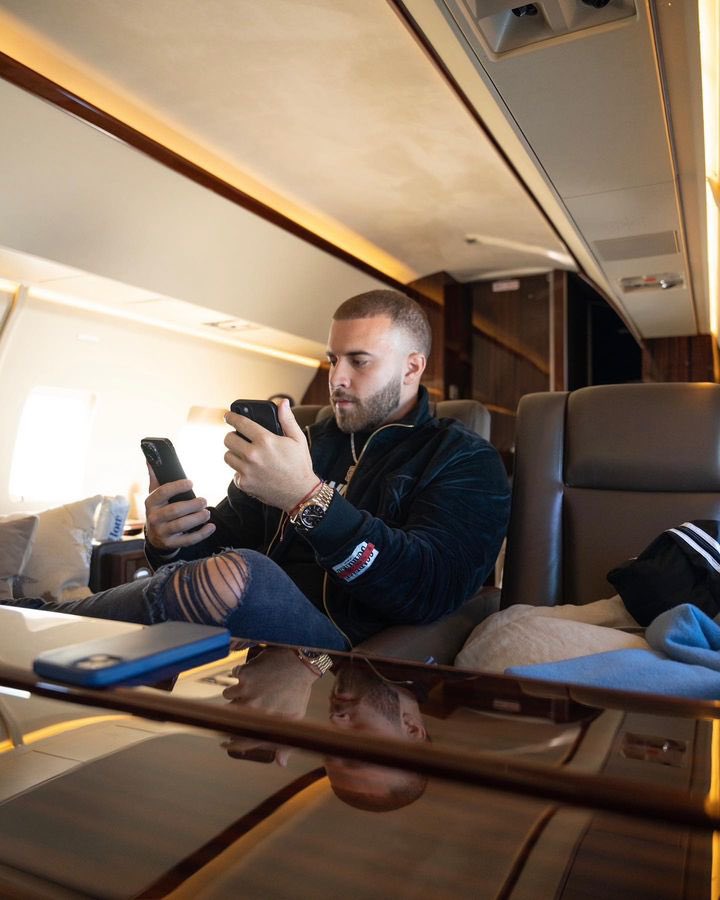 matthew1520737's tweet image. When everyone seems to be going against you… remember that a jet takes off against the wind not with it. 

#setandforget #rocket21challenge #newyorkcity #firsttimeonajet