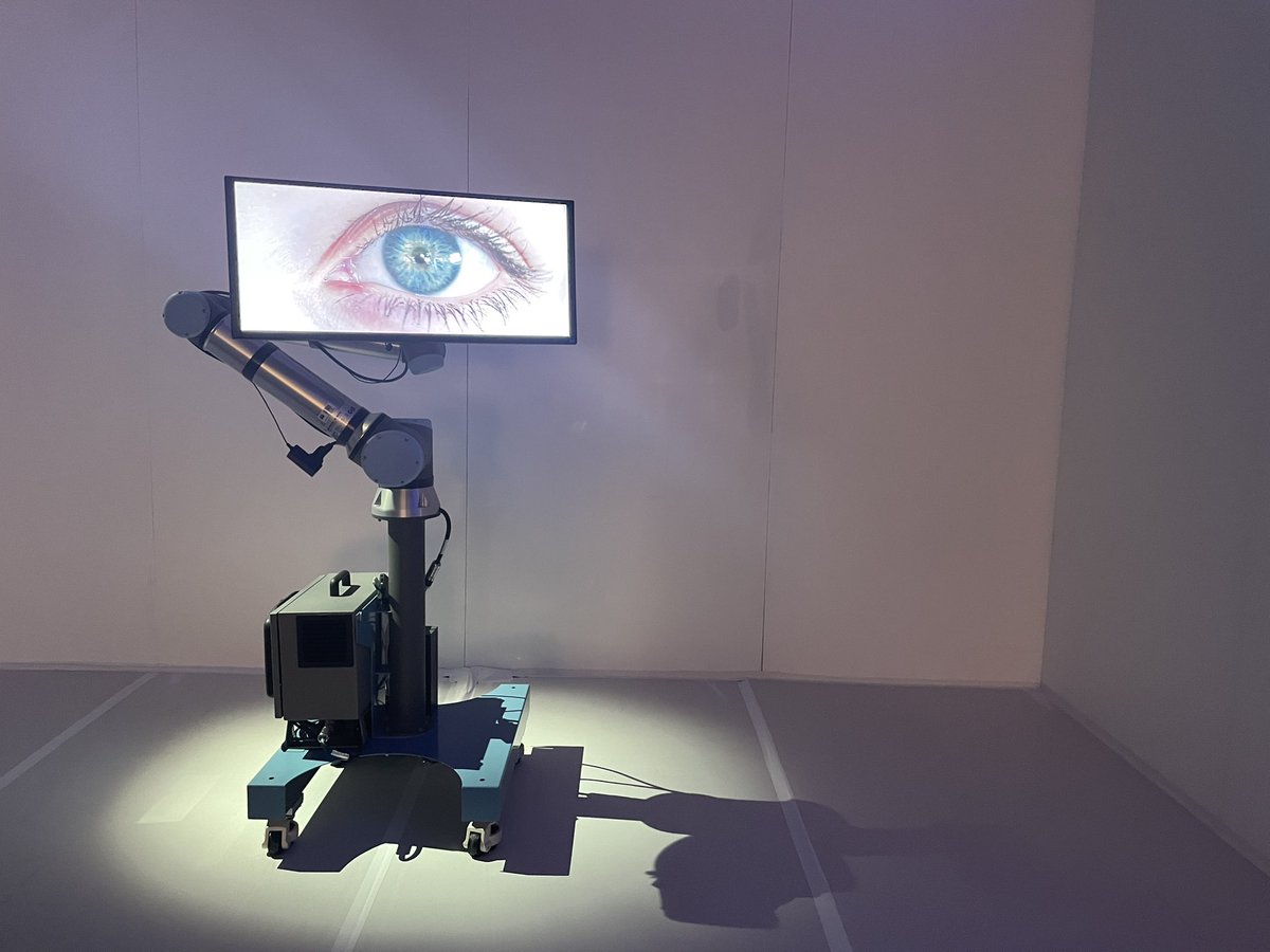 midget_mg's tweet image. A moment of peace and tranquility in the excellent Art show curated by Yoon Chung Han, before the experience hall opened for the day #siggraph2023