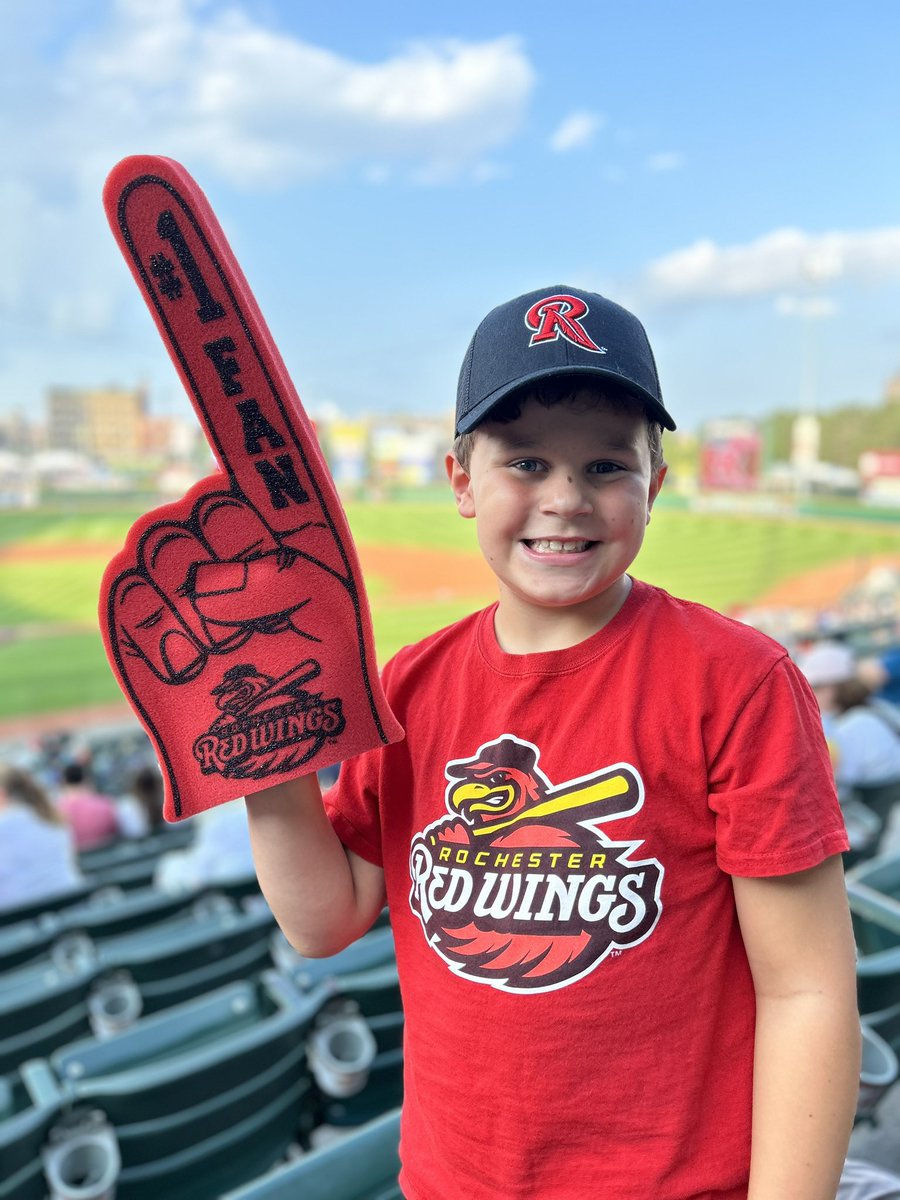 MissellDoesMath's tweet photo. We love our @RocRedWings! Play ball! #ROCtheSummer https://t.co/t6qvlop6DU