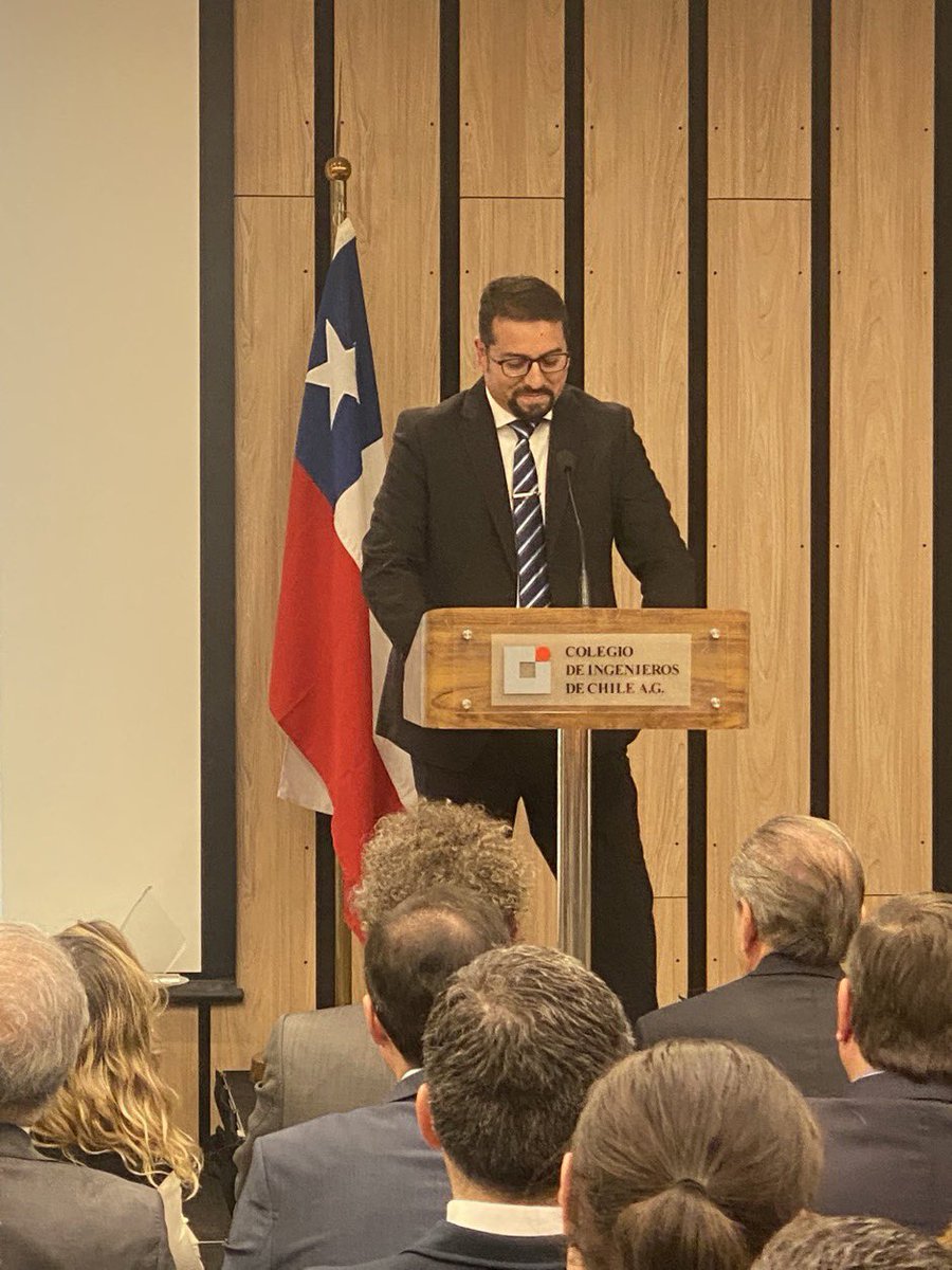 hdesolminihac's tweet photo. Día de alegría para el @IngenierosCHILE ! Hoy entregamos premios 2023: 

#PremioNacional a Sergio Jimenez, #PremioNacionalEmpresa a DTS y #PremioGestión a Claudio Seebach. 

Agradecemos participación del ex-presidente Eduardo Frei R-T. 

Felicitaciones a los premiados! https://t.co/3zFWwxsi1a