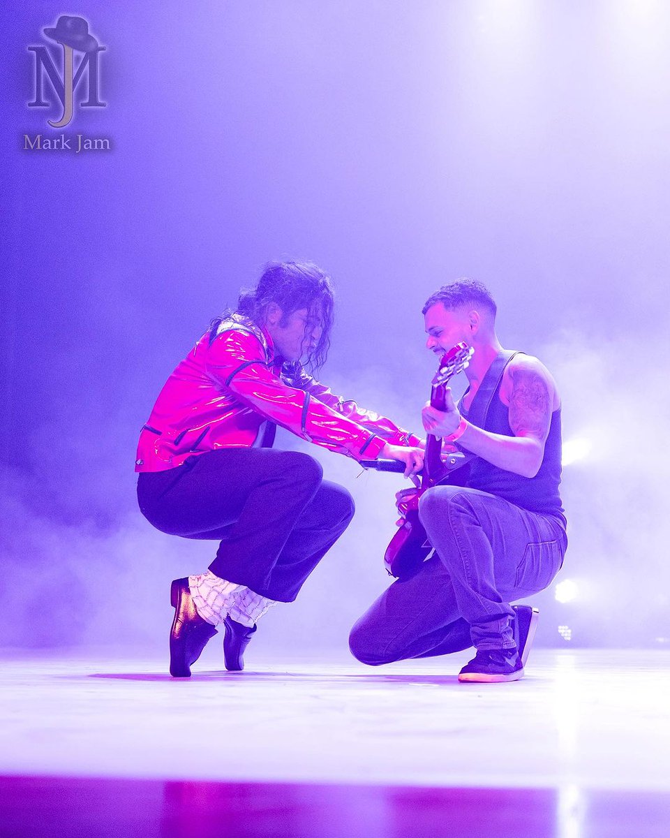 mateuslima_ofc's tweet photo. 🎸
#markjam #cover #michaeljackson #tributoaoreidopop #history #beatit https://t.co/aUI3V8SIVY