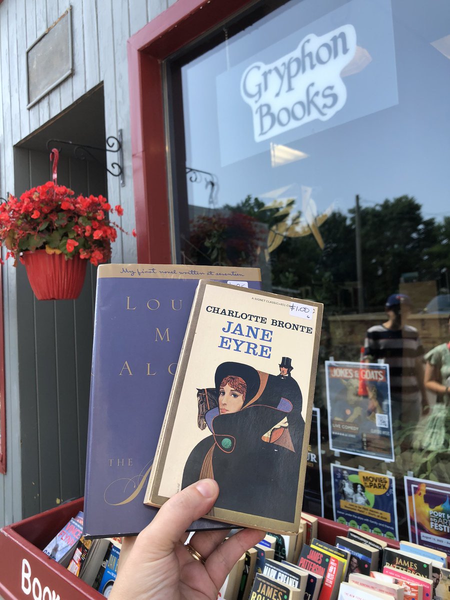 Definitely worth visiting the beautiful town of #PortHope today.  I found two great bookshops, a wonderful coffee shop, and a nice place for a bite to eat!❤️📚#nationalbookloversday #FurbyHouseBooks #GryphonBooks #DreamersCafe☕️#GanaraskaBrewingCompany 🍻