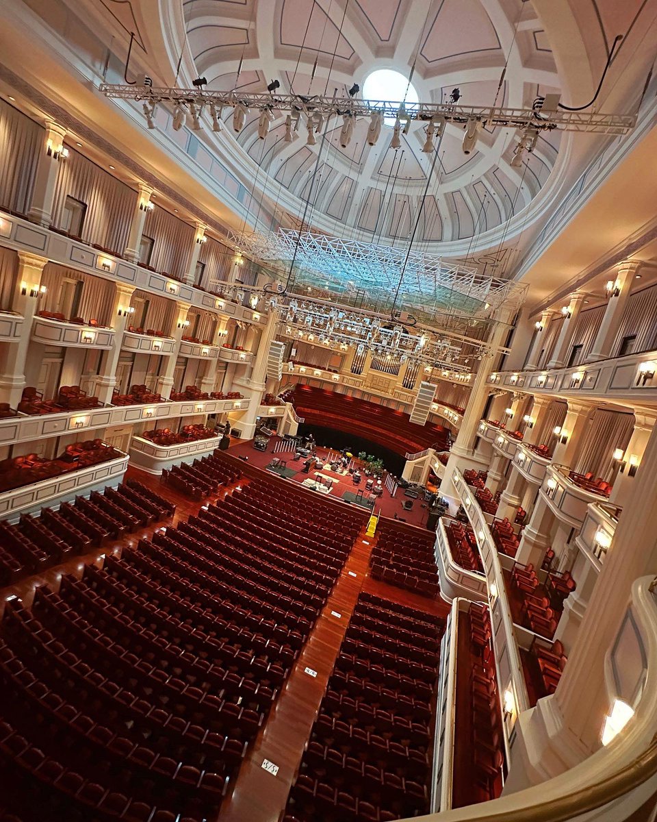 Night #1 of the Daughtry Bare Bones acoustic tour about to kick off here in Carmel, Indiana at the incredible Paramount Theater. Here we go!