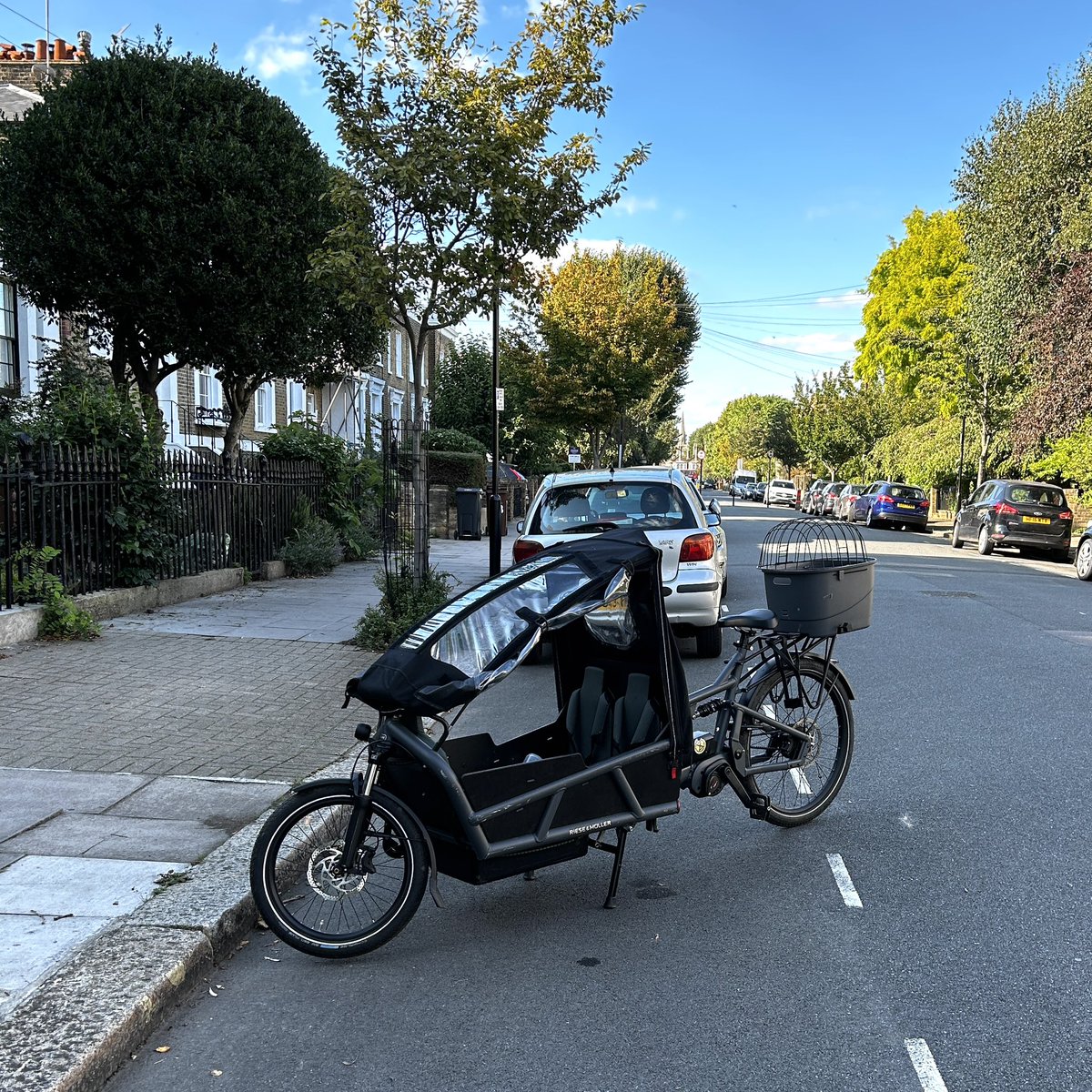 BobFromAccounts's tweet photo. London is changing. A much more pragmatic use of public space. Extra points for the pet carrier. 

Thoughts and prayers to all the people negatively triggered by this post. ❤️London https://t.co/cjqsouzcTk