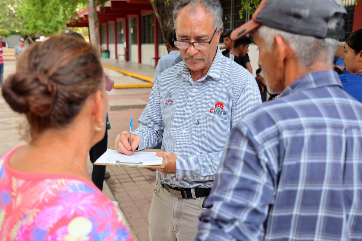 mariainesmx's tweet photo. En recorrido de rutina por las instalaciones del albergue en Guamúchil, hablando con cada persona, conociendo su situación, las necesidades y los posibles daños que puedan tener en sus viviendas, y así junto a Tony Castañeda y al equipo de #CVIVE, buscar la manera de apoyarlos. https://t.co/o1xb4jUz1Y