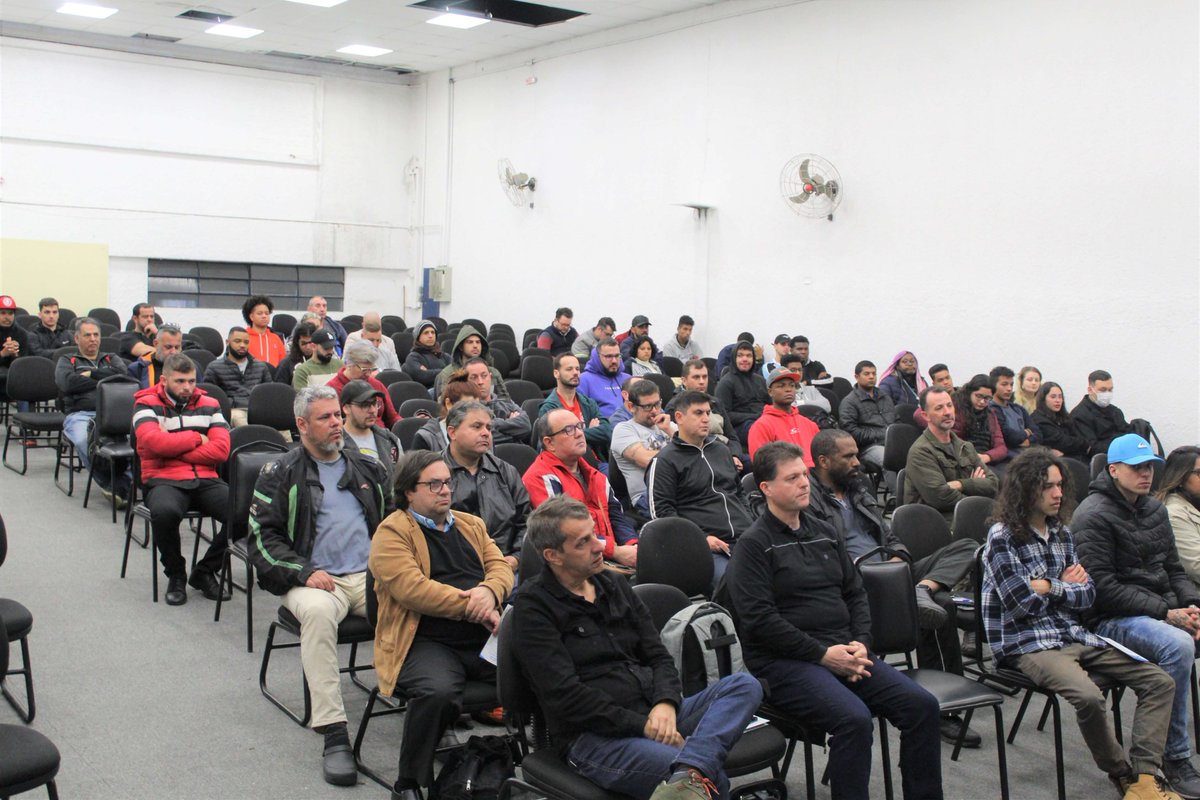 Sintec_RS's tweet photo. Na manhã desta quarta-feira, 9, o SINTEC-RS esteve na Escola Técnica Parobé para conversar com os alunos e alunas sobre a atuação do sindicato e o papel da entidade no dia a dia dos profissionais. Saiba mais em https://t.co/oPe6gFQ2CN #sintecrs https://t.co/RnMAP8sY60
