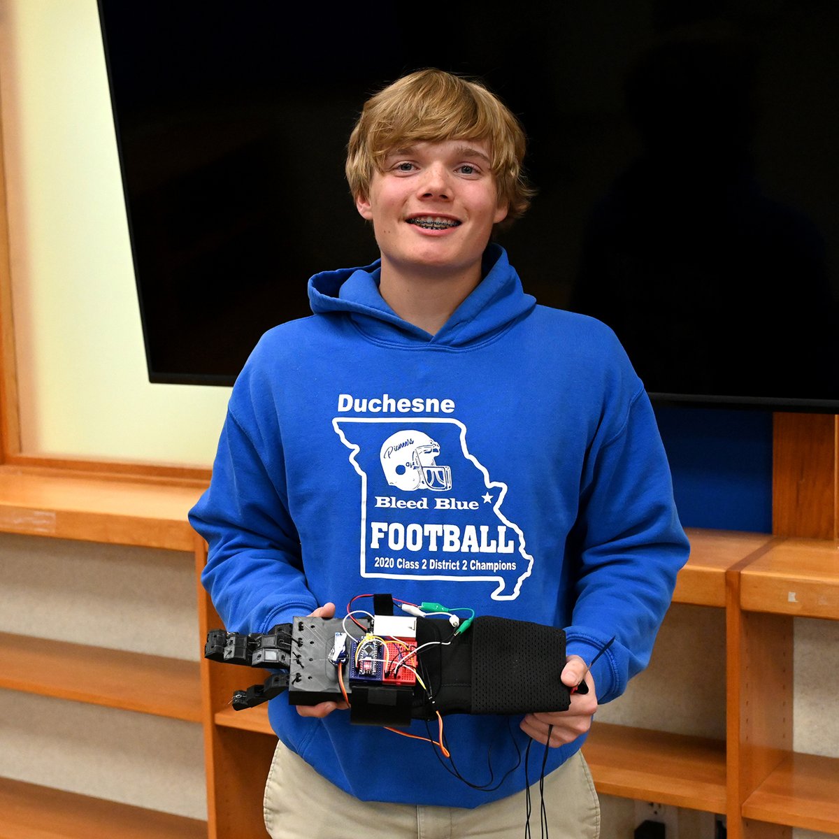 DuchesneHS's tweet photo. Hey Pioneer Nation!

Don't miss Logan Murrish '25 THIS Sunday night on Channel 5 News during their "Making a Difference" segment! 
Logan will be discussing the baseball glove he designed to help disadvantaged youth play baseball. The segment will air around 10:10pm!
#PioneerProud https://t.co/CSdaZtC5Sc