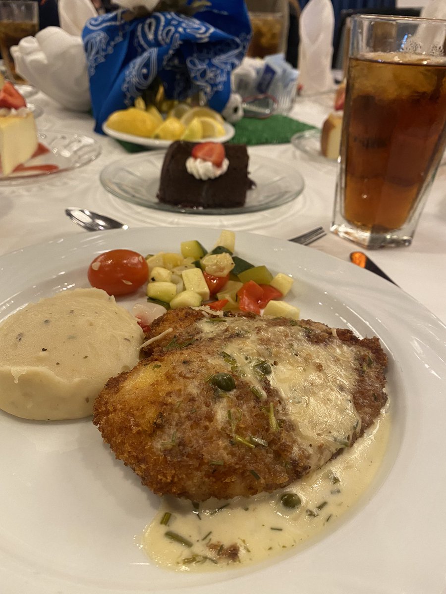 ccisdmaslowski's tweet image. Thank you for the delicious food and amazing sponsors and free goodies #CCISDmvt @ClearCreekISD