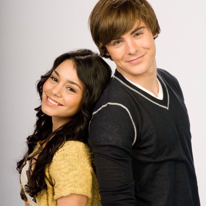 tracklist's tweet photo. Troy Bolton e Gabriella Montez, de "High School Musical", estão frequentando terapia de casais durante a última temporada de "High School Musical: The Musical: The Series". https://t.co/sXXtlHyV1R