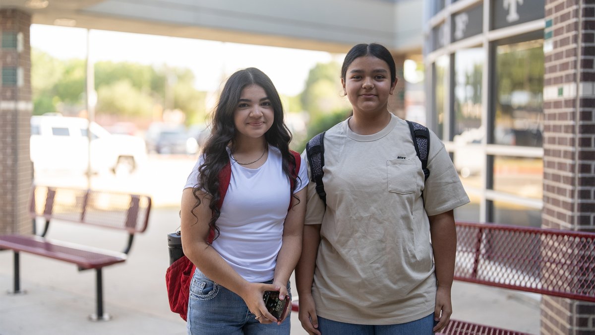 HuffinesMS's tweet image. Happy first day, Huskies! 🐾

📸 bit.ly/3qrK14c

#LISDb2s23 #OneLISD