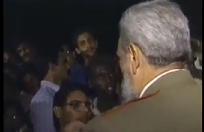 “No pretendo ejercer mi cargo hasta los 100 años”, dijo Fidel Castro en vísperas de cumplir los 80 años
#FidelViveEntreNosotros 
#FidelLuzYGuia