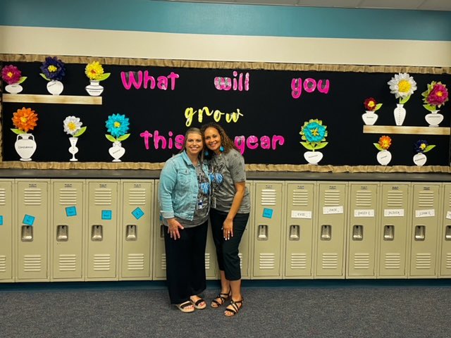 mckinneyisd's tweet photo. It’s a great first day at @GlenOaksES! #WeAreMcKinney https://t.co/7keARvLw4X