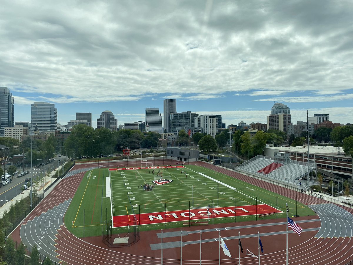 BrennaGreene_'s tweet photo. Just wrapped up shooting a feature on Lincoln High’s brand new stadium.

This place in unreal.

Piece coming soon! https://t.co/vWfiyjtkCL