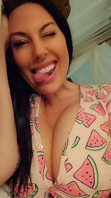 Mellons for an afternoon snack?  #milf #mellons #brunettes #Minnesota #Midwestmilf https://t.co/ThPz<a href="/tag/milf"class="tags">#milf</a><a href="/tag/mellons"class="tags">#mellons</a><a href="/tag/brunettes"class="tags"><span>#brunettes</span></a><a href="/tag/minnesota"class="tags"><span>#minnesota</span></a><a href="/tag/midwestmilf"class="tags"><span>#midwestmilf</span></a>