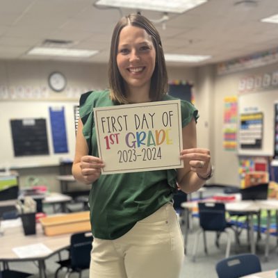 ChelseaSelesky's tweet photo. Year 8 📖🍎✏️📚 https://t.co/mPSx16Z3FH