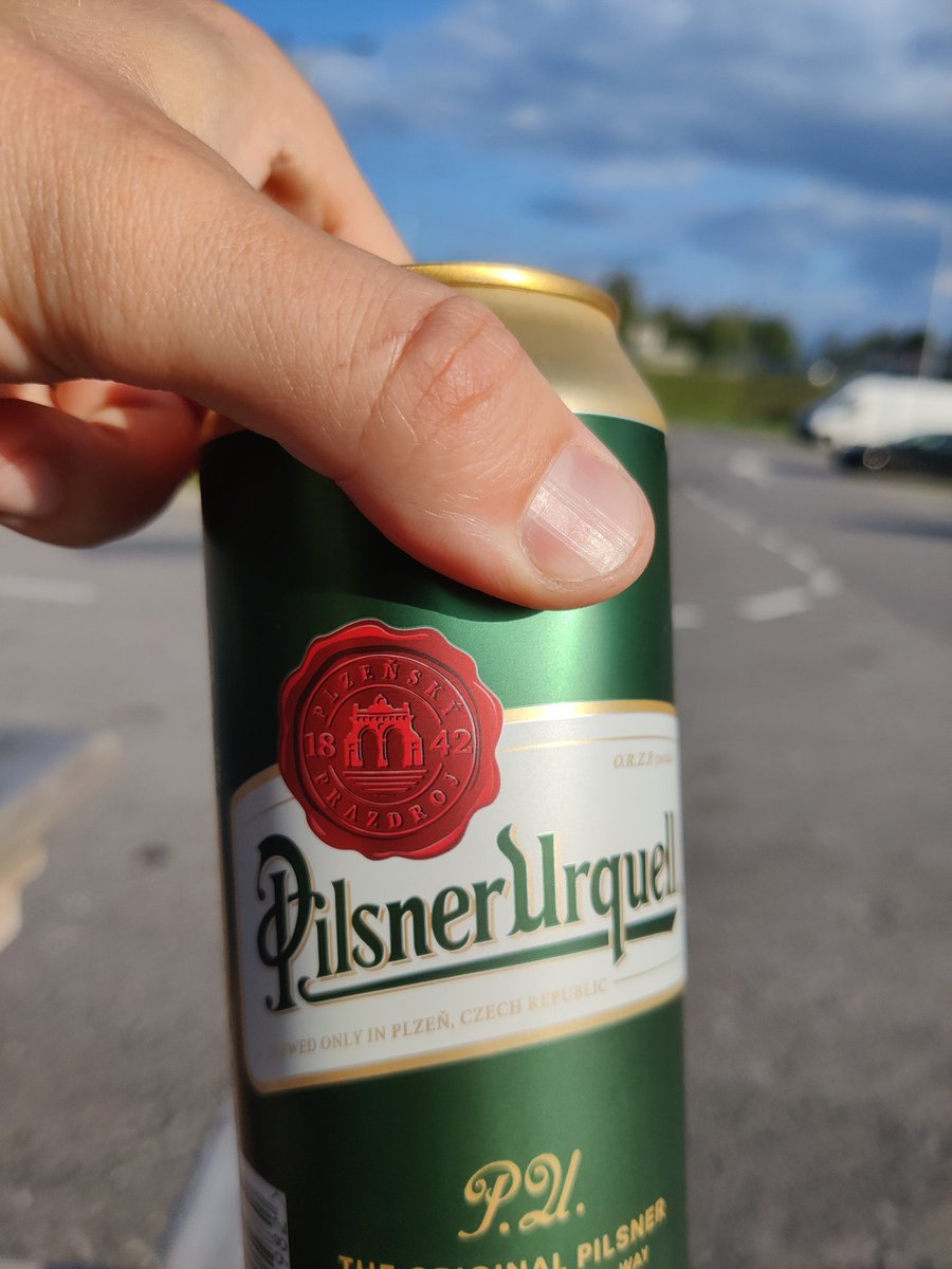 Elämäni eka 3000m ylitys Cooperin testissä. Aikaan 12m12s kello näytti matkaksi 3130m. 

Ja joo, ei oo ihan tuttua toi juokseminen kelloa vilkuillen, siks virallisen Cooperin ylitys. Voidaan sanoa, et 3000m meni jos se jotain helpottaa 🍻