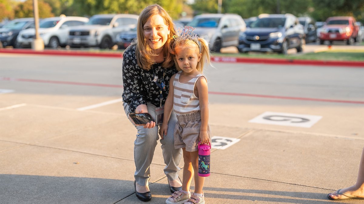 DeganElementary's tweet image. Happy first day, Eagles! 🦅💚🤍

📸 bit.ly/47pDyas

#LISDb2s23 #OneLISD