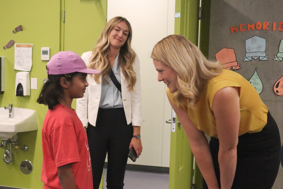 ULethbridgeDE's tweet photo. Our campers told @RachaelThomasMP all about their Operation Games and how they are connecting everything with @makeymakey
#stemcampweek #coding #design #actua @ActuaCanada @uLethbridge https://t.co/0NFvGhbxKE