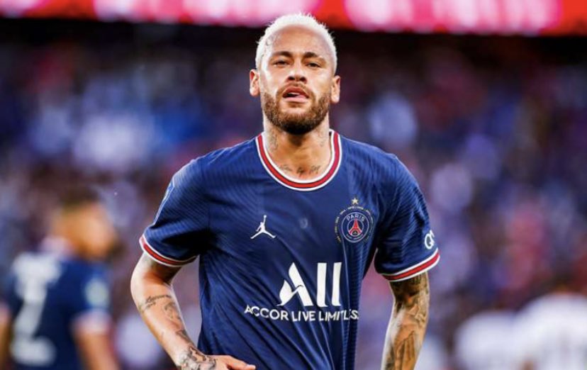 CanalSupporters's tweet photo. 🚨Neymar a bien demandé à quitter le PSG dimanche dernier, Paris ne « fera pas grand chose » pour le retenir. 

💶 Le joueur a reçu une offre très importante d’Arabie Saoudite, mais il n’y a aucun accord pour le moment. 

📻@francebleuparis https://t.co/d22oyTqdAM