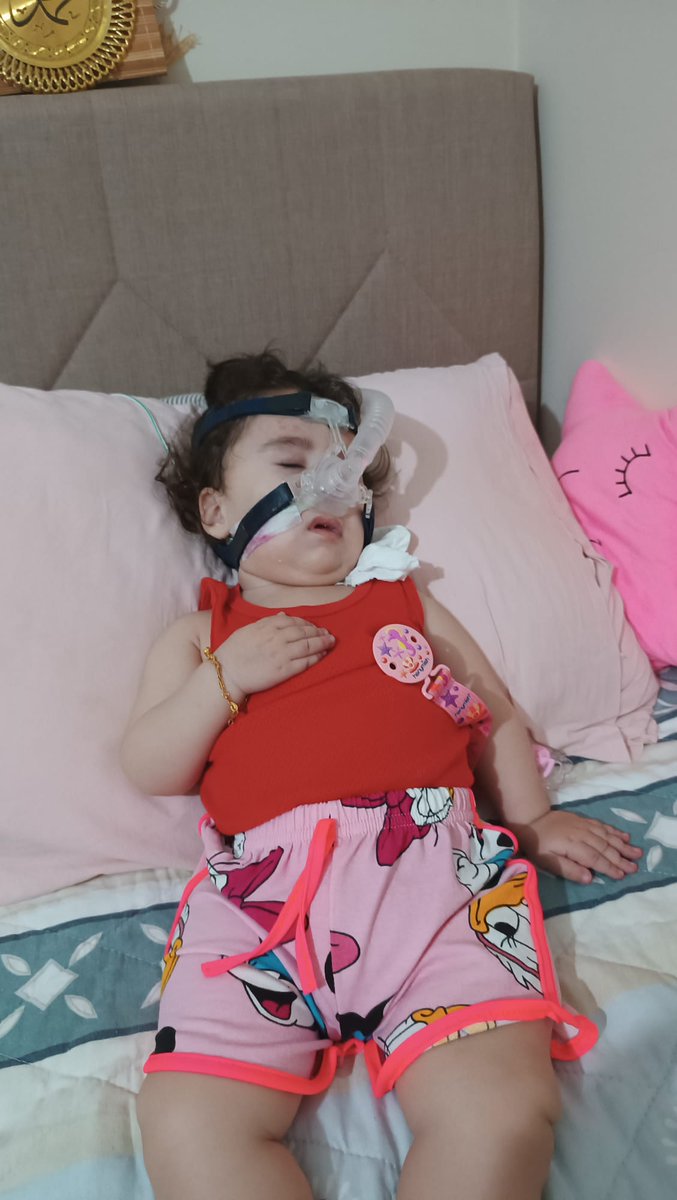 #SuSMAdireniyoruz
#sprinaza 
Ben efnan Dua Sak; minicik bedenimle kocaman makinalarla savaşıyorum...
3 gündür mide kanaması yüzünden hastene köşelerindeyim bu gün ameliyata aldılar küçük bedenimden parça alındı. bu kadar acı minik bedenime çok fazla hakkım olan ilacı istiyorum🥺