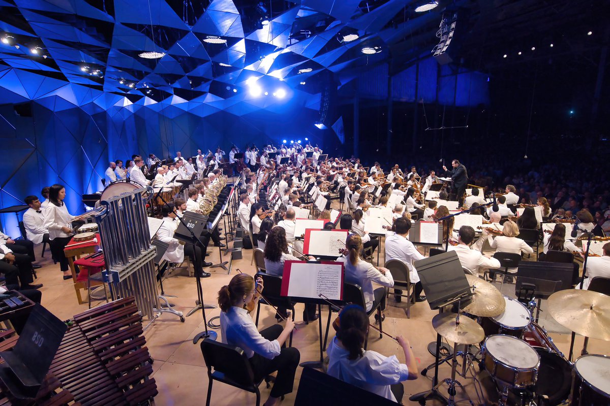 TanglewoodMA's tweet image. More photos from Tanglewood on Parade (8/8)! With the @BostonSymphony Orchestra, @TheBostonPops Orchestra, Tanglewood Music Center Orchestra and conductors @andris_nelsons, John Williams, Keith Lockhart, and TMC Fellows Armand Birk and @zajaconductor.

📸: Hilary Scott