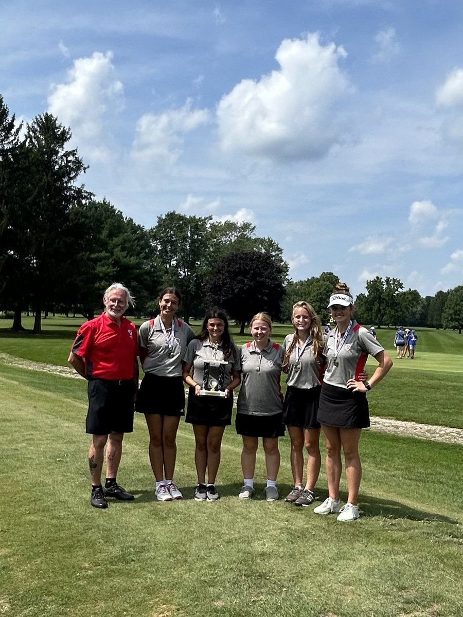 Played well at the Riverview
Invitational at Hickory Flats! Team placed second. Ryan Satterfield (81), Morgan Wamer (82), and Haven Jenkins (83) all made first team! Casey Peach had 101 and Abby Gutridge 115