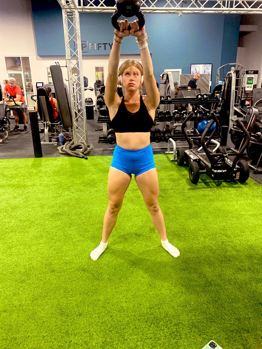 nuttallriley1's tweet image. Forgot my tennis shoes this morning 😳, still got it in. I know coaches hate slides. I have a few more solo workouts then I’ll be with my team. I feel strong and confident in the weight room. 🔴⚫️⚪️ #athlete #trackgirls #trackathlete #Sprinter #FitnessMotivation #fastereveryday