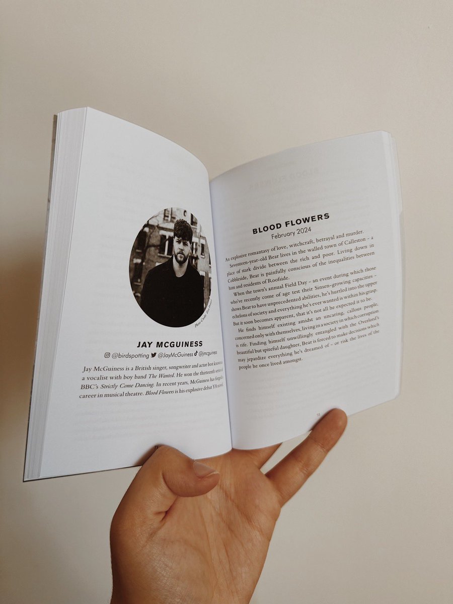 Blood Flowers 1st chapter exists in the world &amp; I want to pop… here’s a pic of it in <a href="/scholasticuk/">Scholastic UK</a> ‘s sampler. (It’s a collection of chapters from different authors)

Soooo… here’s the link love. ➡️ scholastic.co.uk/blood-flowers

I sat on Damo’s office roof for a photo &amp; everything.