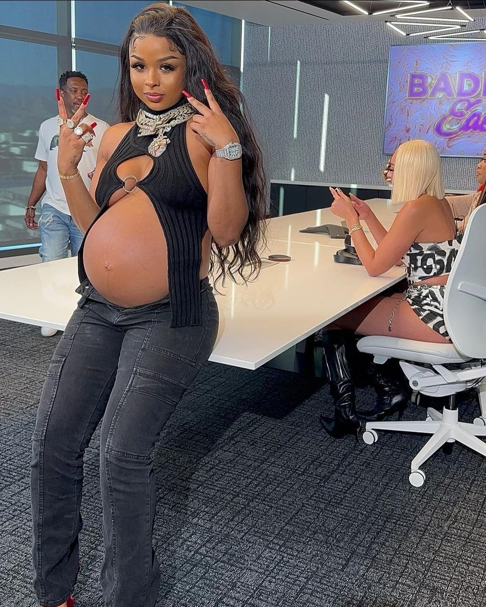 bgctea2020's tweet image. Chrisean on set 😍