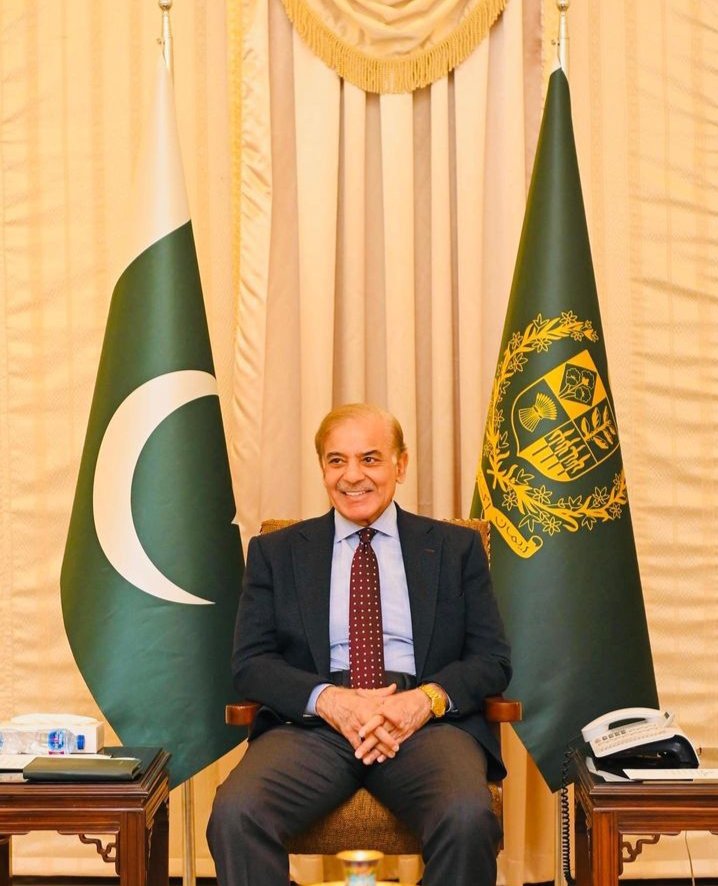 PMLNPunjabPk's tweet photo. Farewell Mr Prime Minister! 🌟🙌🏼 https://t.co/9gFR4uY629