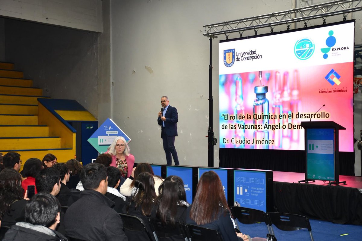 LiceodeCoronel's tweet photo. Un grupo de estudiantes de segundo año medio en compañía de la profesora Mónica González, de nuestro Liceo de Coronel A.S.M participaron, este martes 8 de agosto, de la primera jornada de Investigación e Innovación Escolar (IIE) de Explora Biobio, en la Universidad de Concepción. https://t.co/kylCOBtqV3